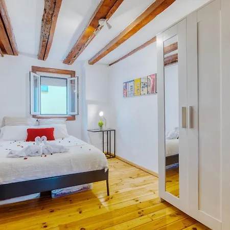 Cozy In The Heart Of Apartment Lisbon