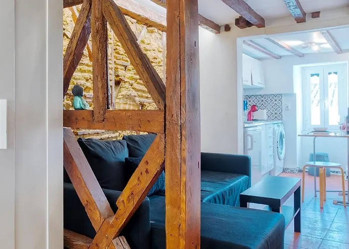 Cozy In The Heart Of Апартаменти Лісабон